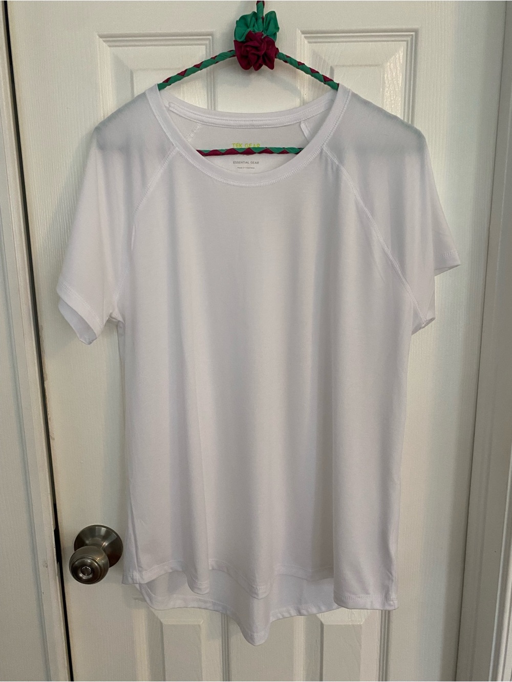 Tek Gear Ladies White short sleeve shirt. PL New.